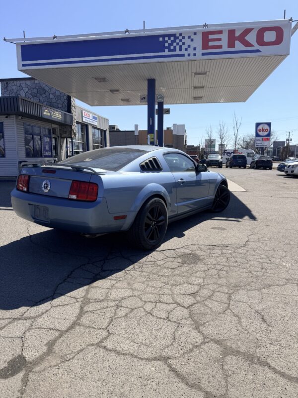 FORD MUSTANG 2005
