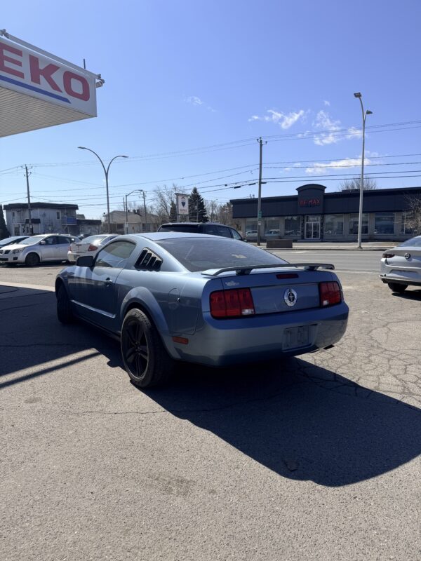 FORD MUSTANG 2005