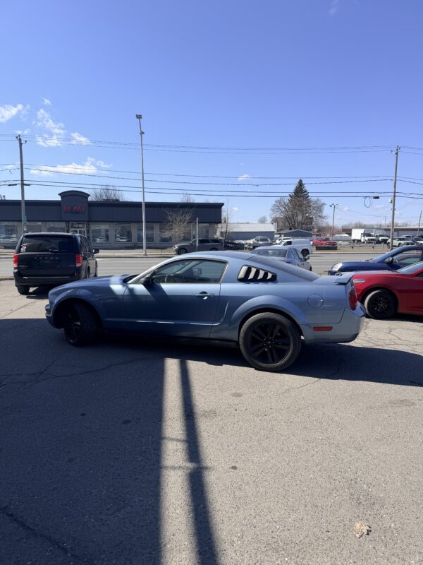 FORD MUSTANG 2005