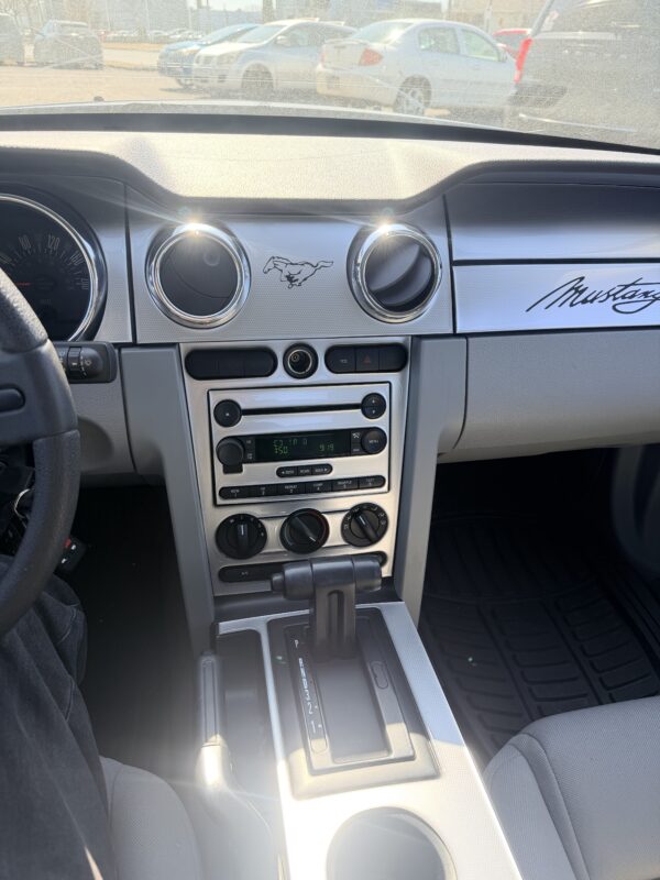 FORD MUSTANG 2005
